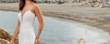 85 Wedding dresses with heart cleavage to shine in 2020