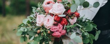 1589679794 Cascading bridal bouquets does it suit you