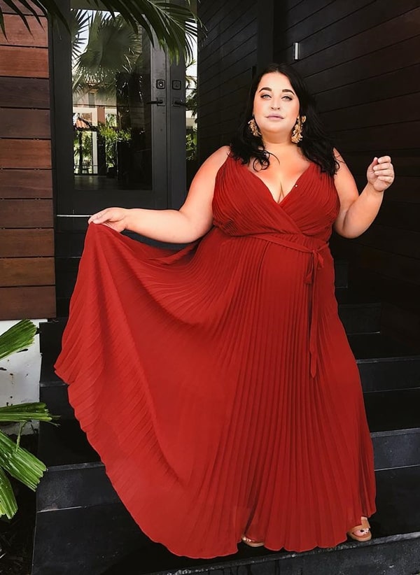 long plus size dress in earthy tone for wedding