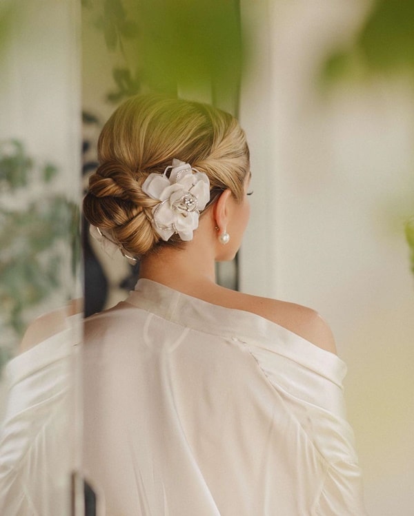 Bridal hairstyle Thassia Naves