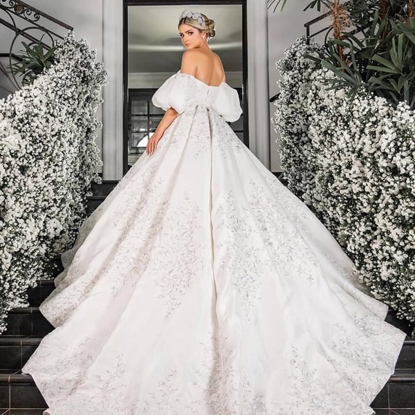 Thassia Naves wedding dress