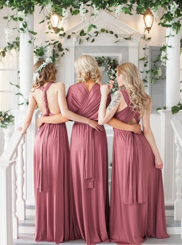 tying dress for bridesmaid photos