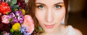 Neon makeup trend for D day with or without moderation