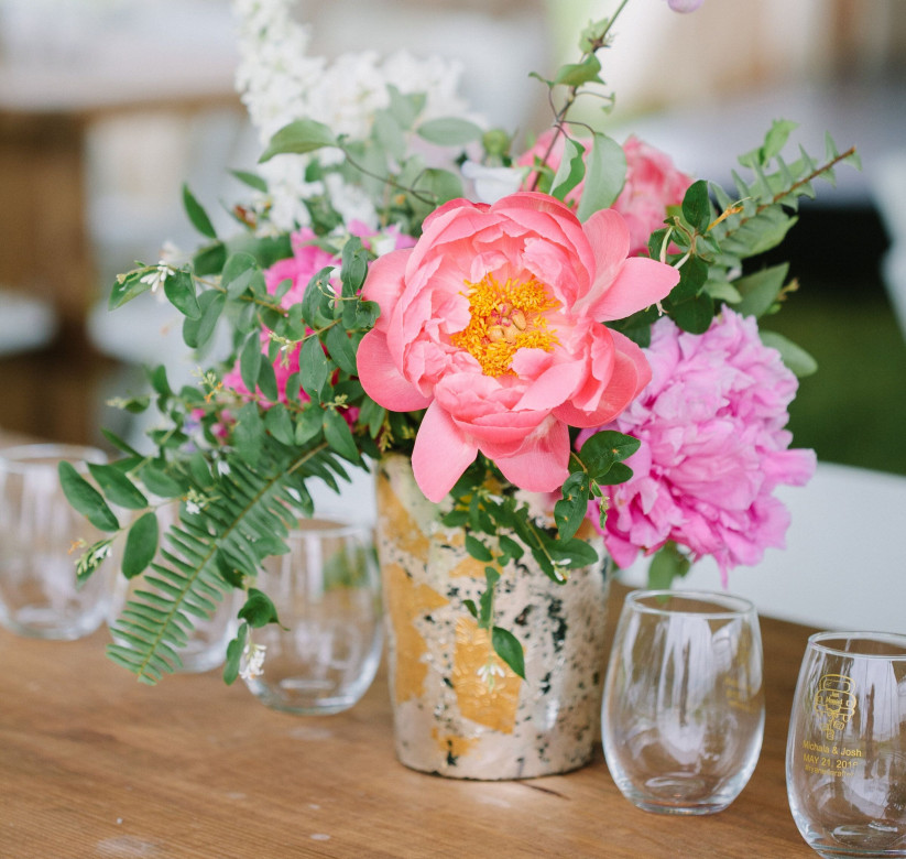 13 Central Glasses for Popular Weddings