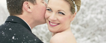 10 photos that prove that snow on your wedding