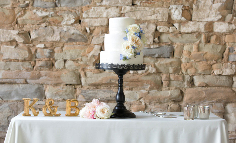 How to choose your wedding cake flavors