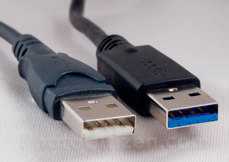 Are USB 2.0 and 3.0 the same size?