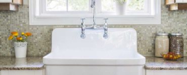 Are farmhouse sinks out of style 2020?