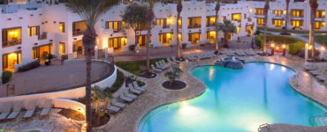 Are hotel pools open Arizona?