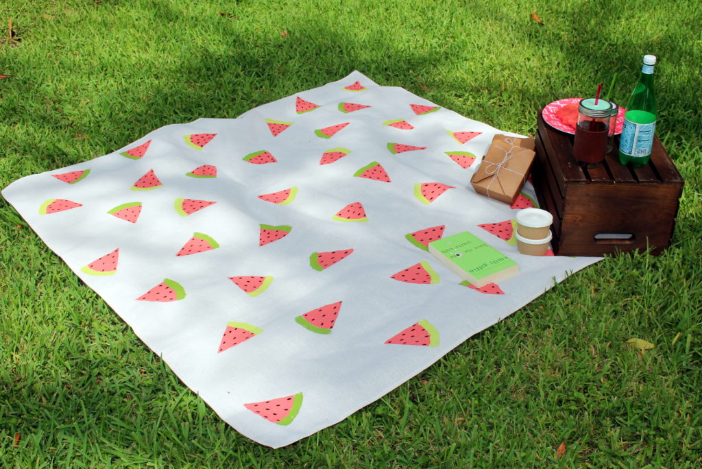 Can I use a bedsheet as a picnic blanket?