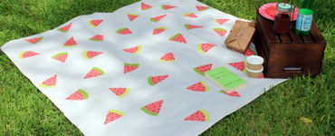 Can I use a bedsheet as a picnic blanket?
