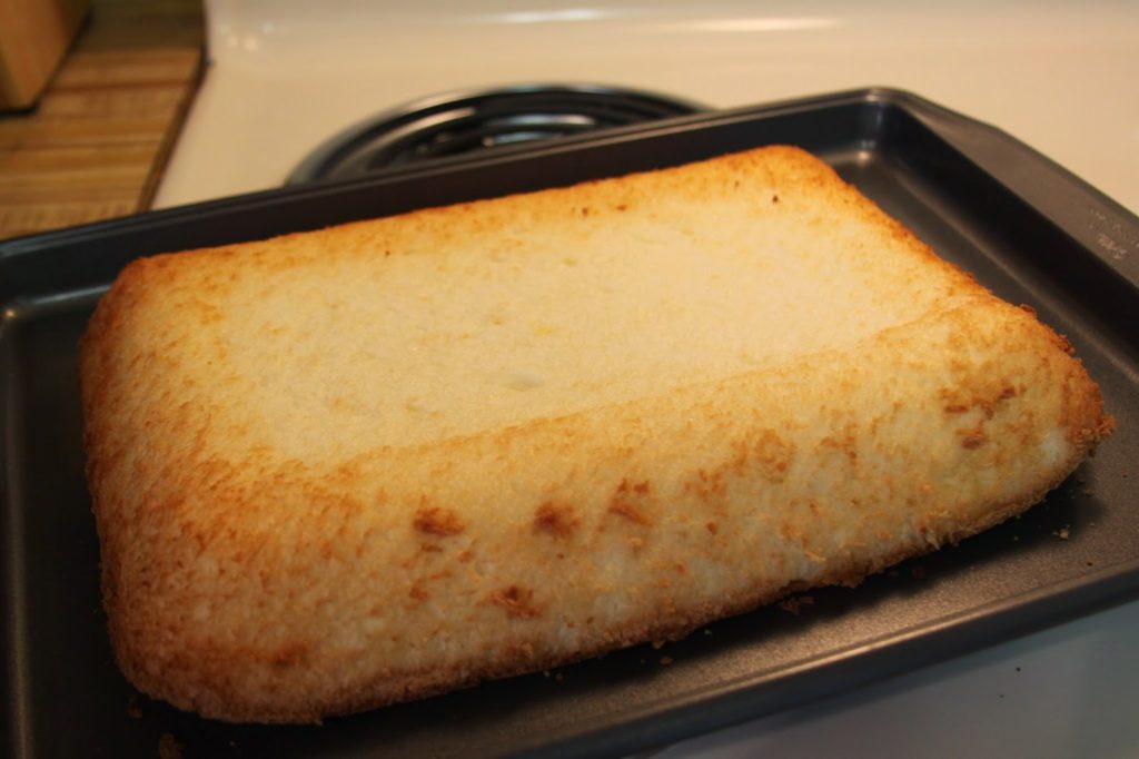 Can you bake angel food cake in a 9x13 pan?