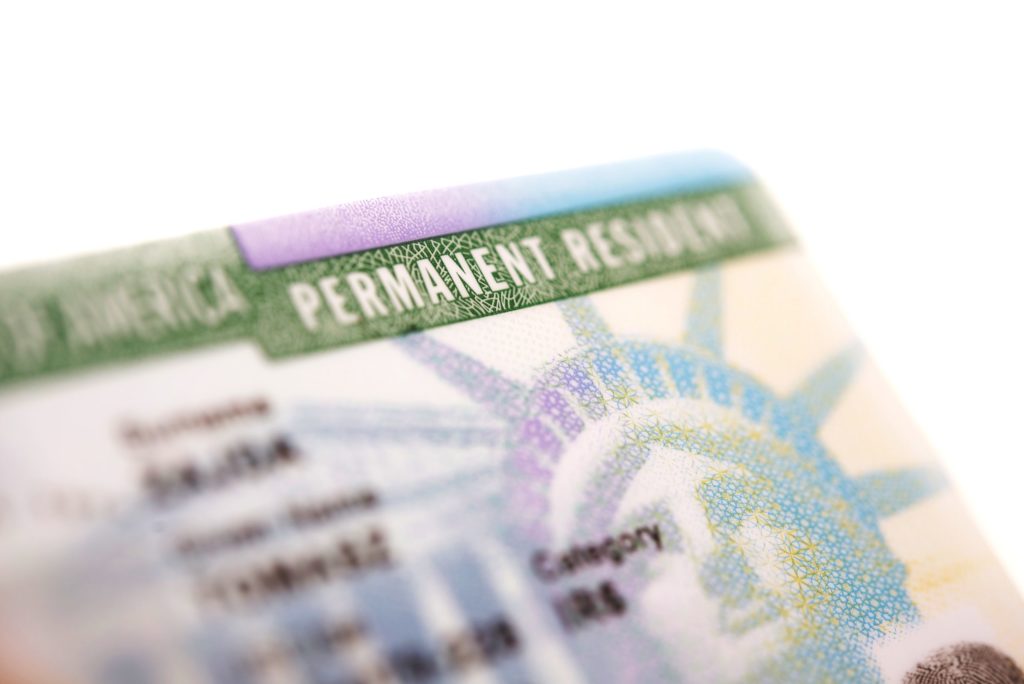 Can you be deported because of an expired green card?