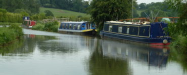 Can you moor anywhere on a canal?