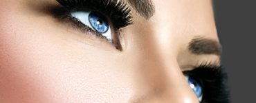 Can you put mascara on eyelash extensions?