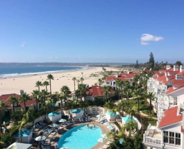 Can you walk around Hotel del Coronado?
