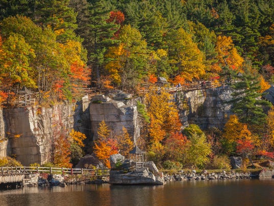 Can you walk around Mohonk Mountain House?