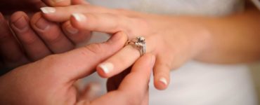 Can you wear your wedding ring in the military?