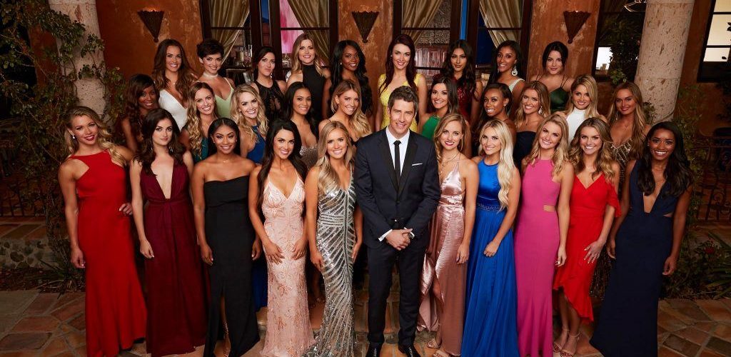 Do the bachelorette contestants get paid?