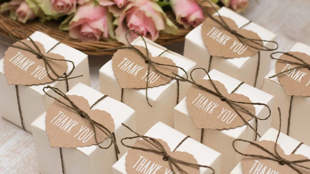 Do you give wedding favors to each guest?