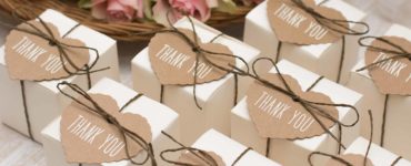 Do you give wedding favors to each guest?