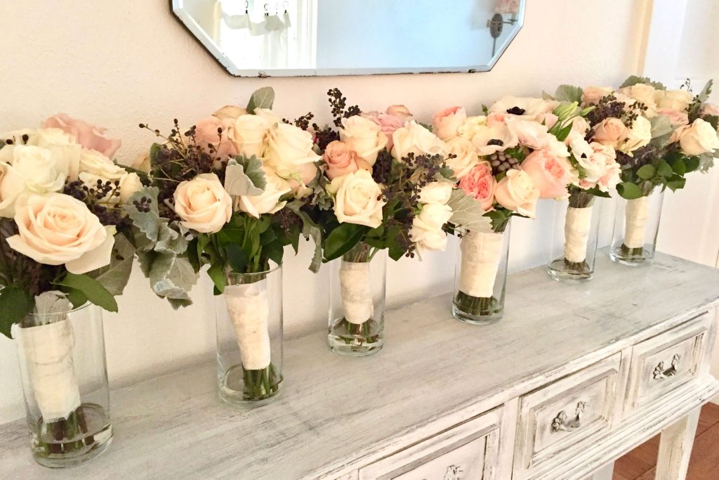 Do you tip the florist at a wedding?