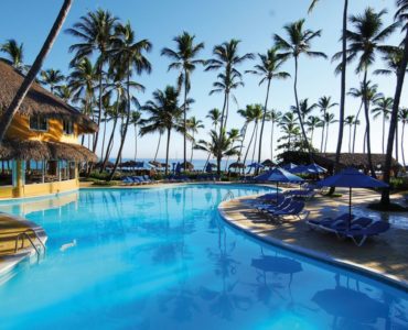 Does Barcelo Bavaro Palace have free WIFI?