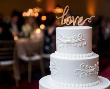 Does Meijer make their own cakes?