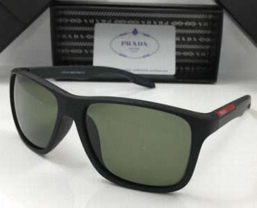 Does Sunglass Hut sell fakes?