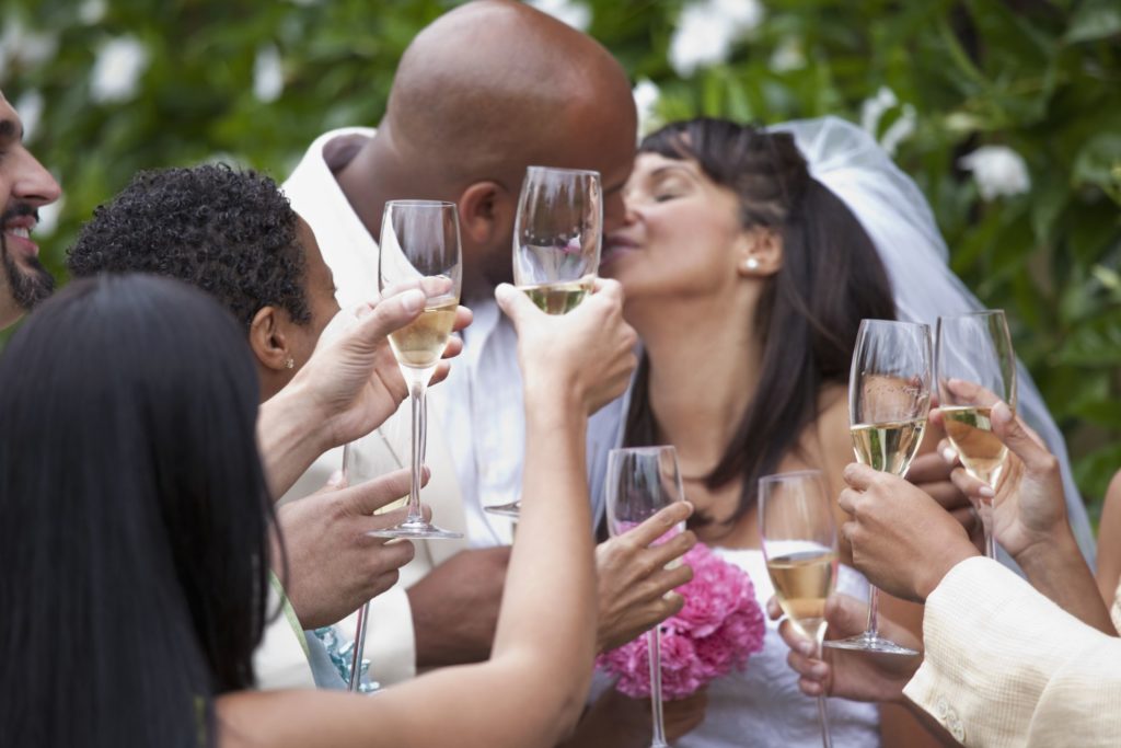 Does the best man have to give a toast?