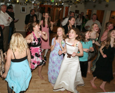 Does the father daughter dance come first?