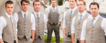 Does the groom pay for groomsmen suits?