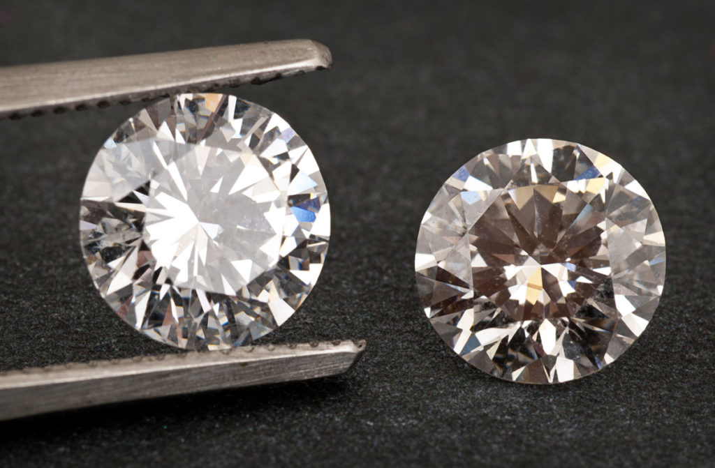 How can a jeweler tell if a diamond is lab created?