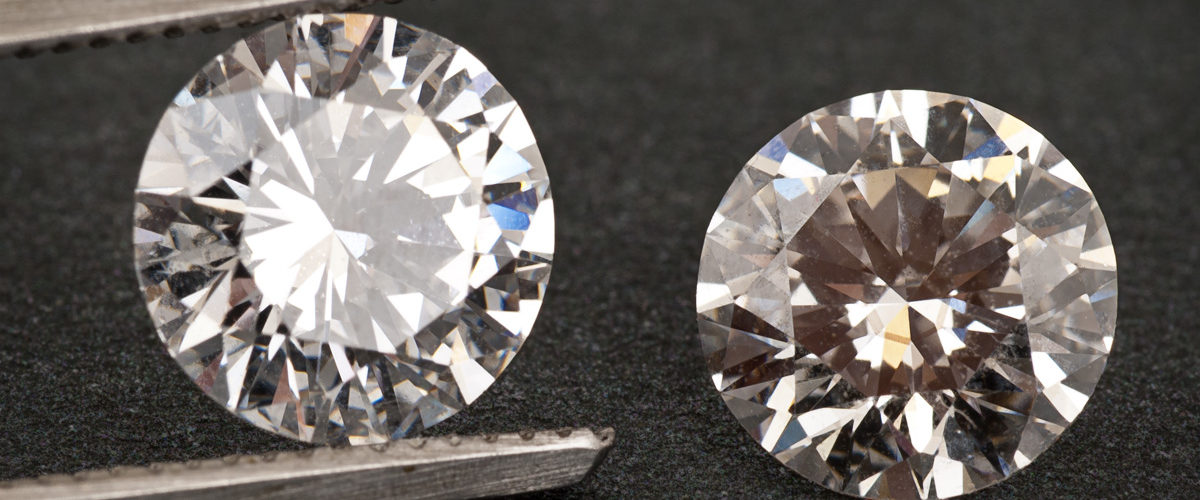 How can a jeweler tell if a diamond is lab created?