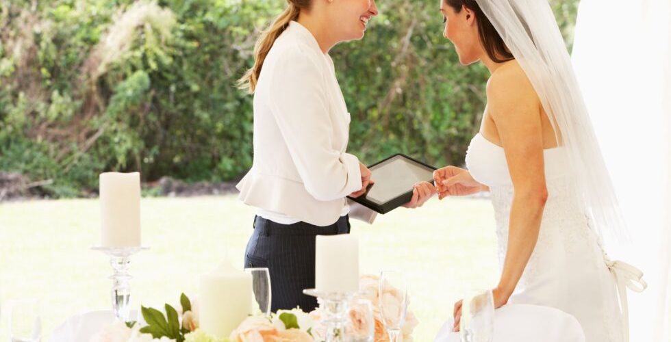 How do wedding planners get paid?