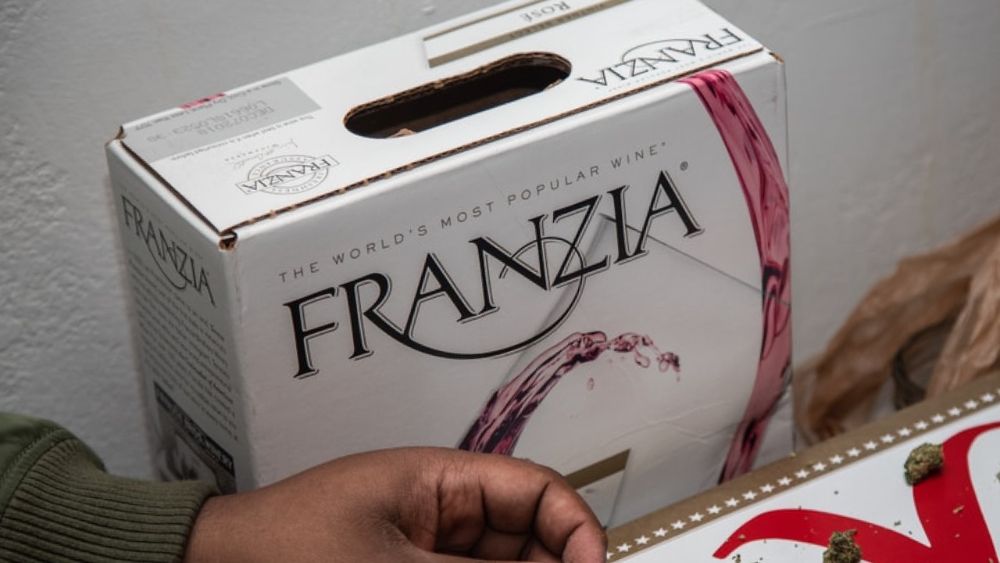 How do you keep a box of wine cold at a wedding?