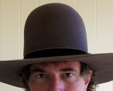 How do you play the bag game?