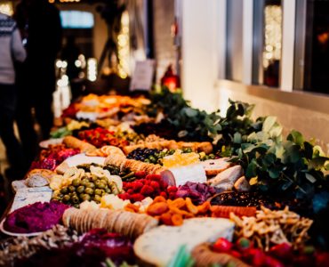 How do you throw a 5000 wedding?