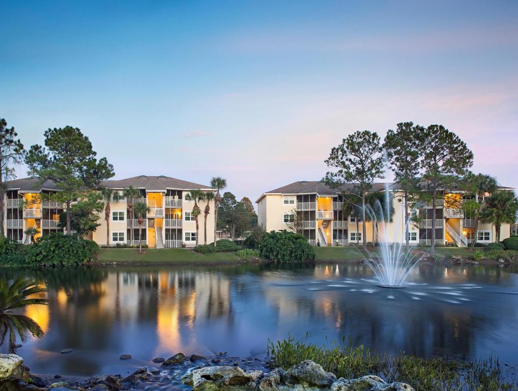 How far is Sheraton Orlando Lake Buena Vista Resort from airport?