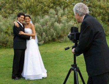 How long do photos take at wedding?