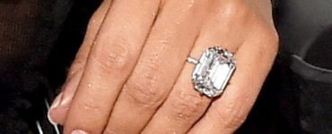 How many carats is Kim Kardashian's ring?