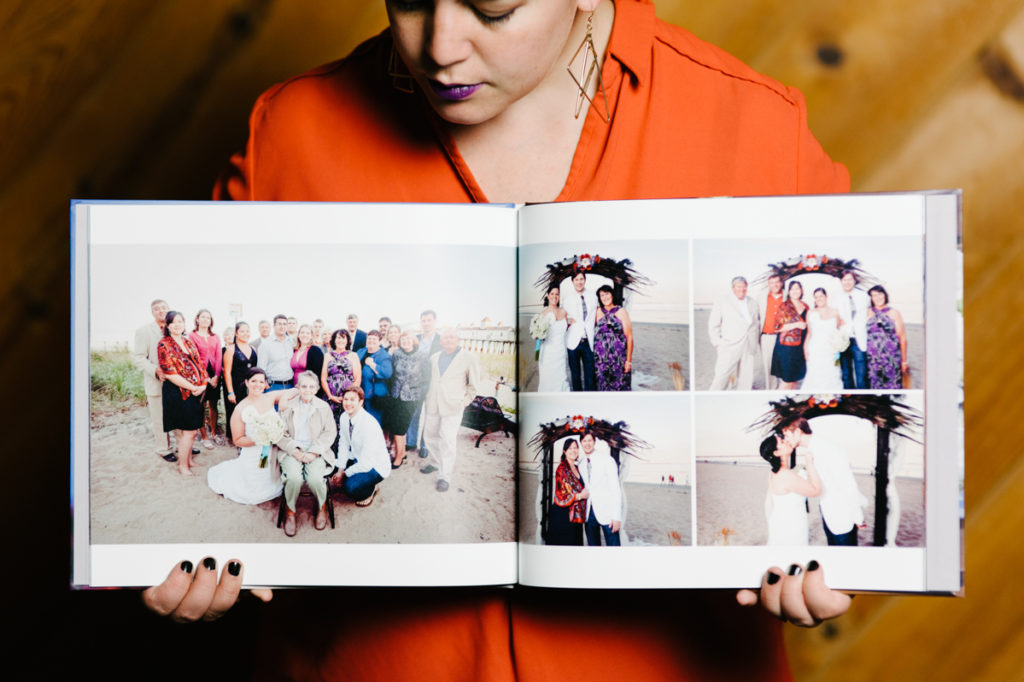 How many spreads should be in a wedding album?