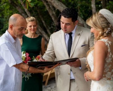 How many witnesses do you need to get married in Canada?