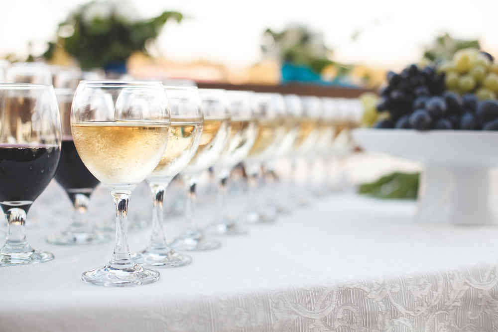 How much alcohol do you need for a wedding of 150?
