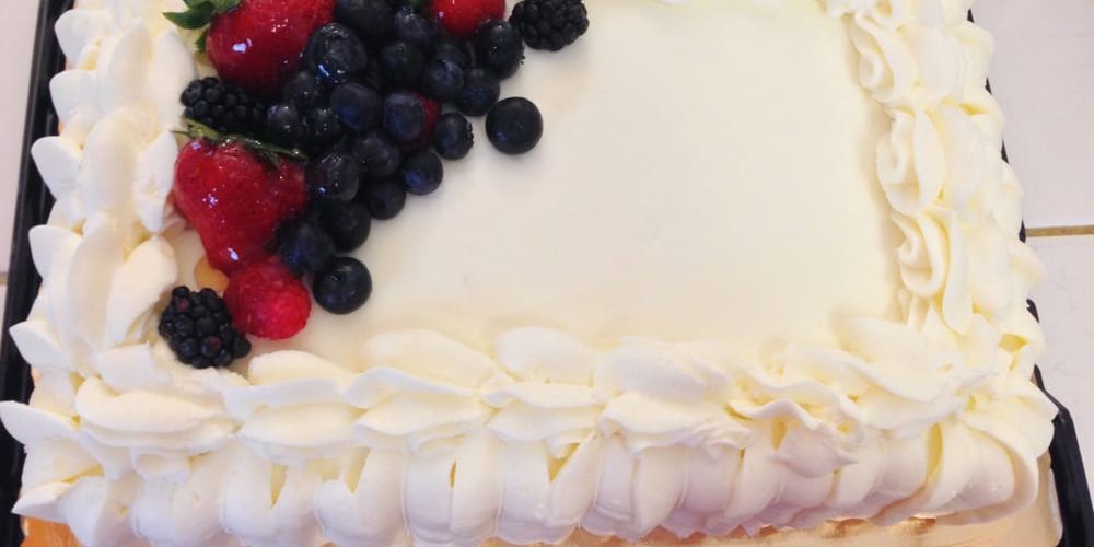 How much does a berry Chantilly cake cost?