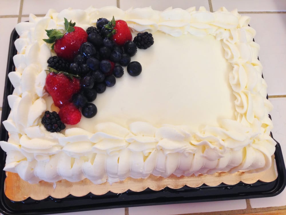 How much does a berry Chantilly cake cost?