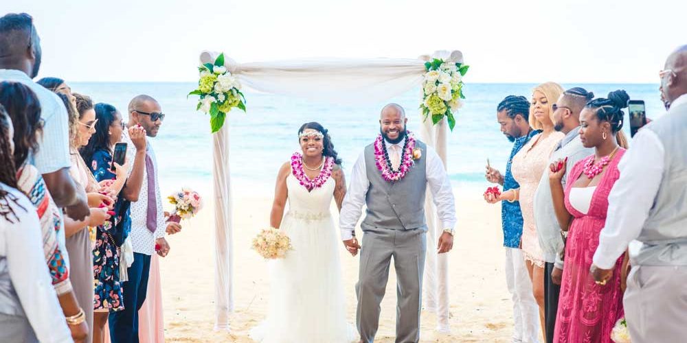 How much does a small wedding in Hawaii cost?