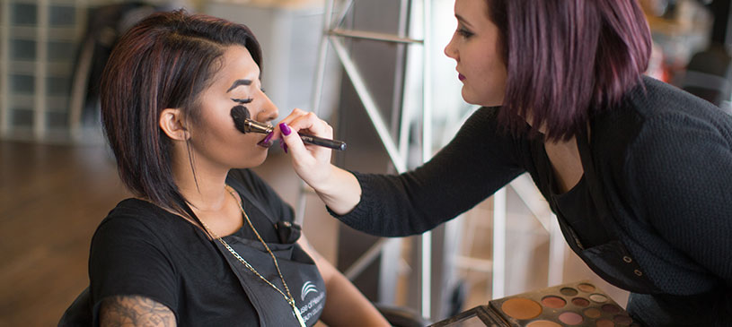 How much does it cost to become a makeup artist?