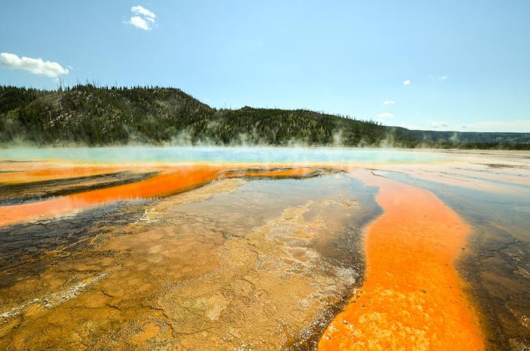 How much does it cost to visit Yellowstone?