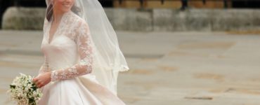 How much is Kate Middleton's wedding dress?